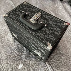 Caboodles makeup case